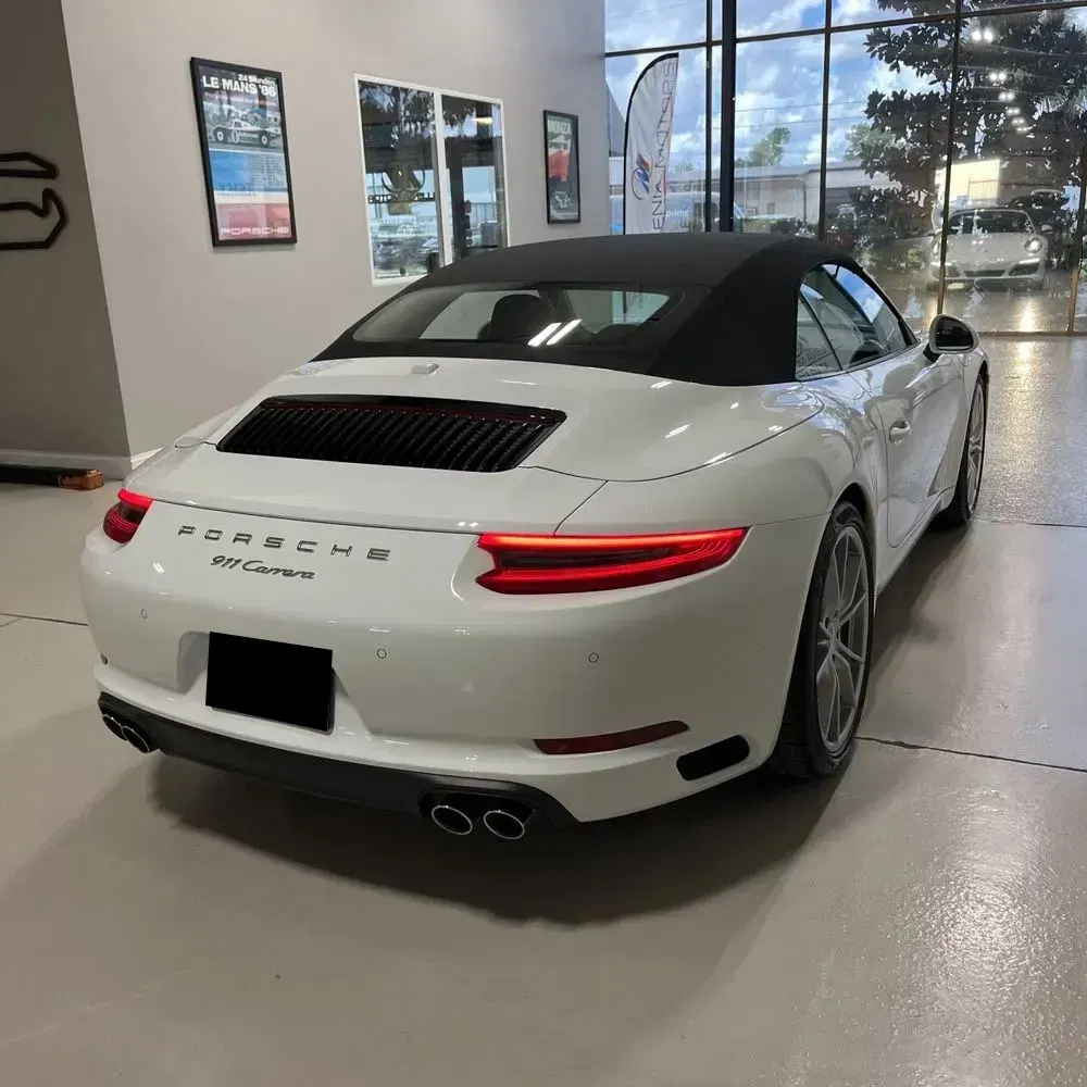 2018 Porsche 911 Carrera