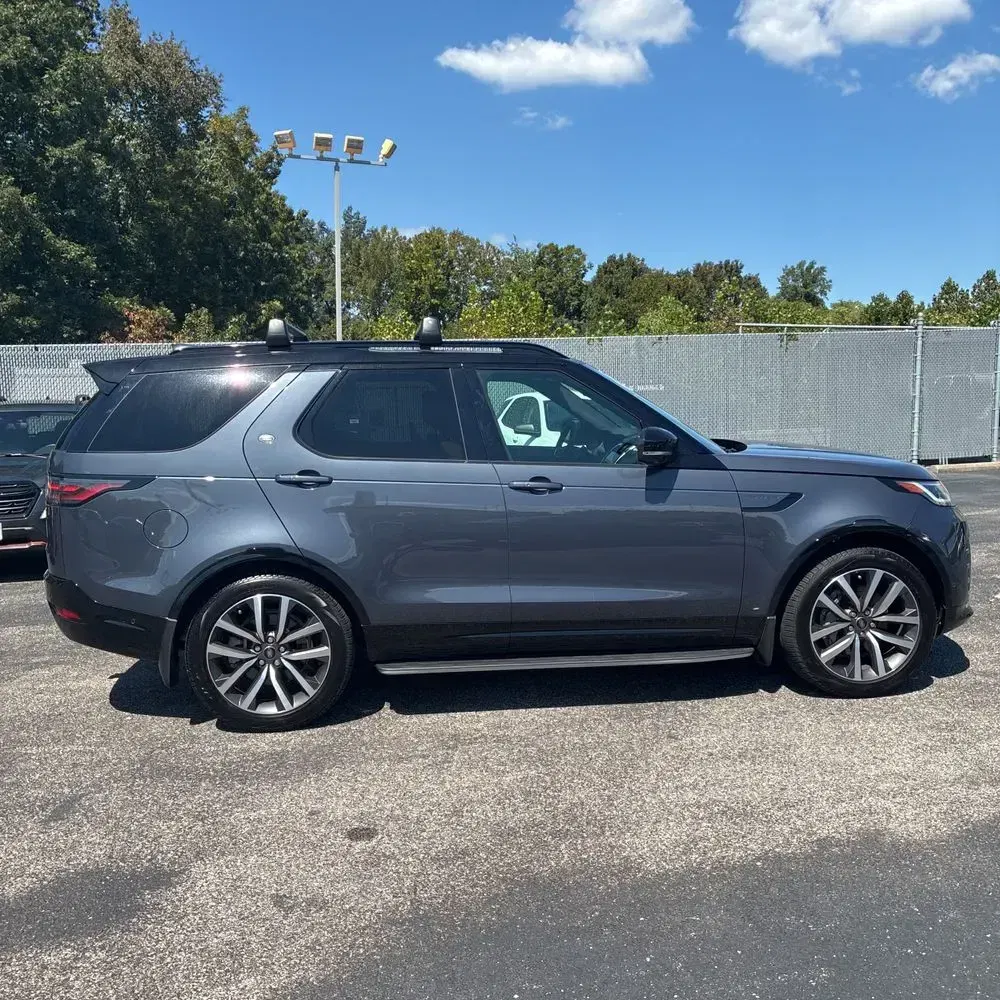 2024 Land Rover Discovery Dynamic SE P300