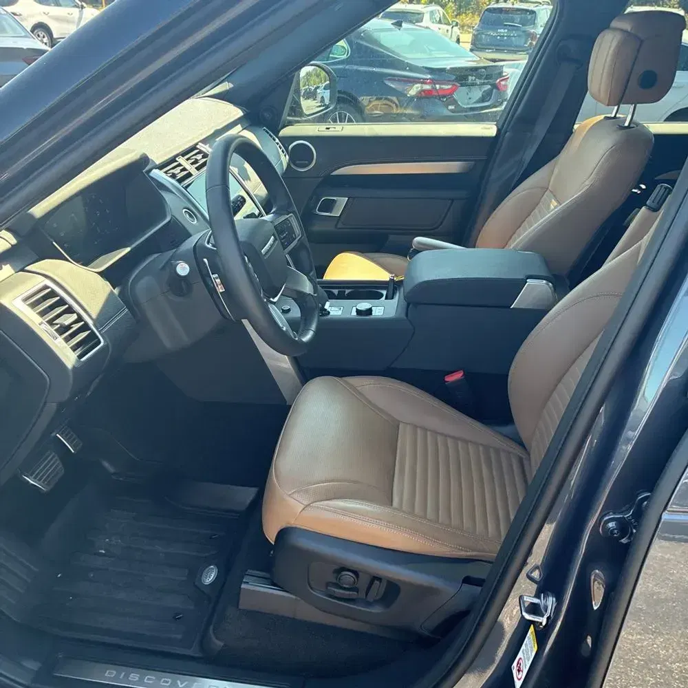 2024 Land Rover Discovery Dynamic SE P300