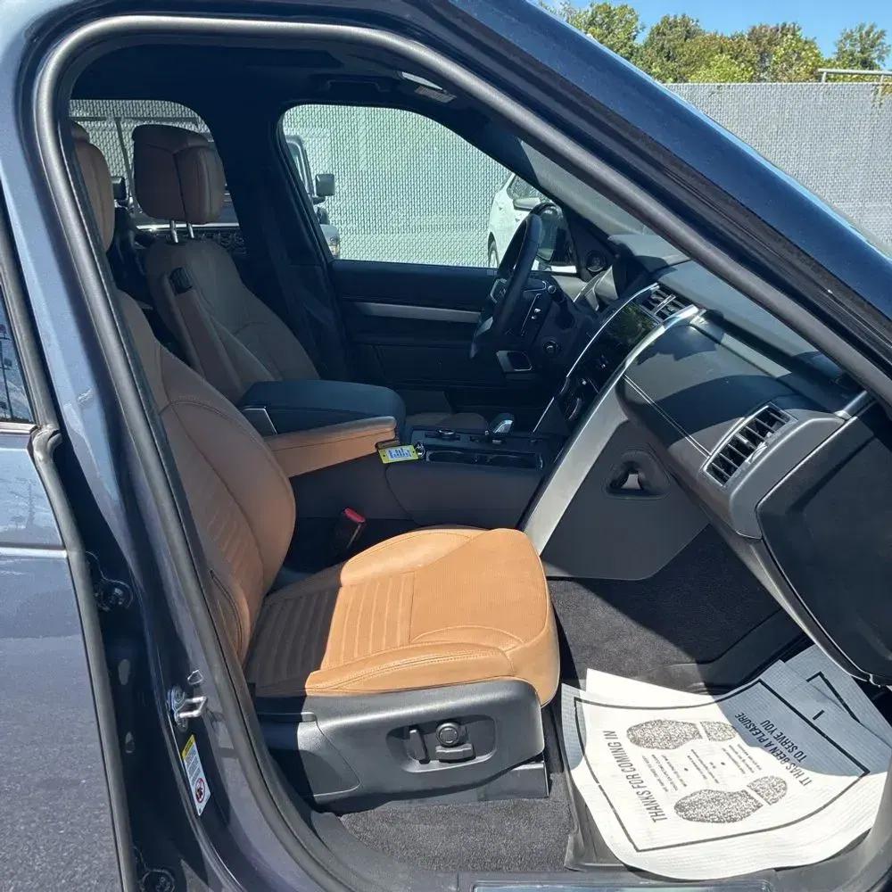 2024 Land Rover Discovery Dynamic SE P300