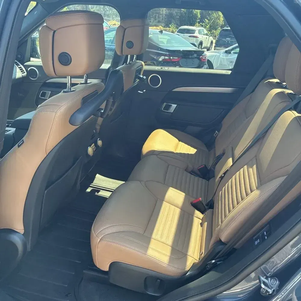 2024 Land Rover Discovery Dynamic SE P300