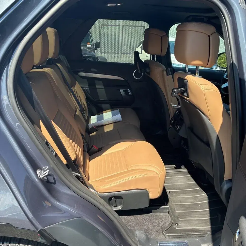 2024 Land Rover Discovery Dynamic SE P300