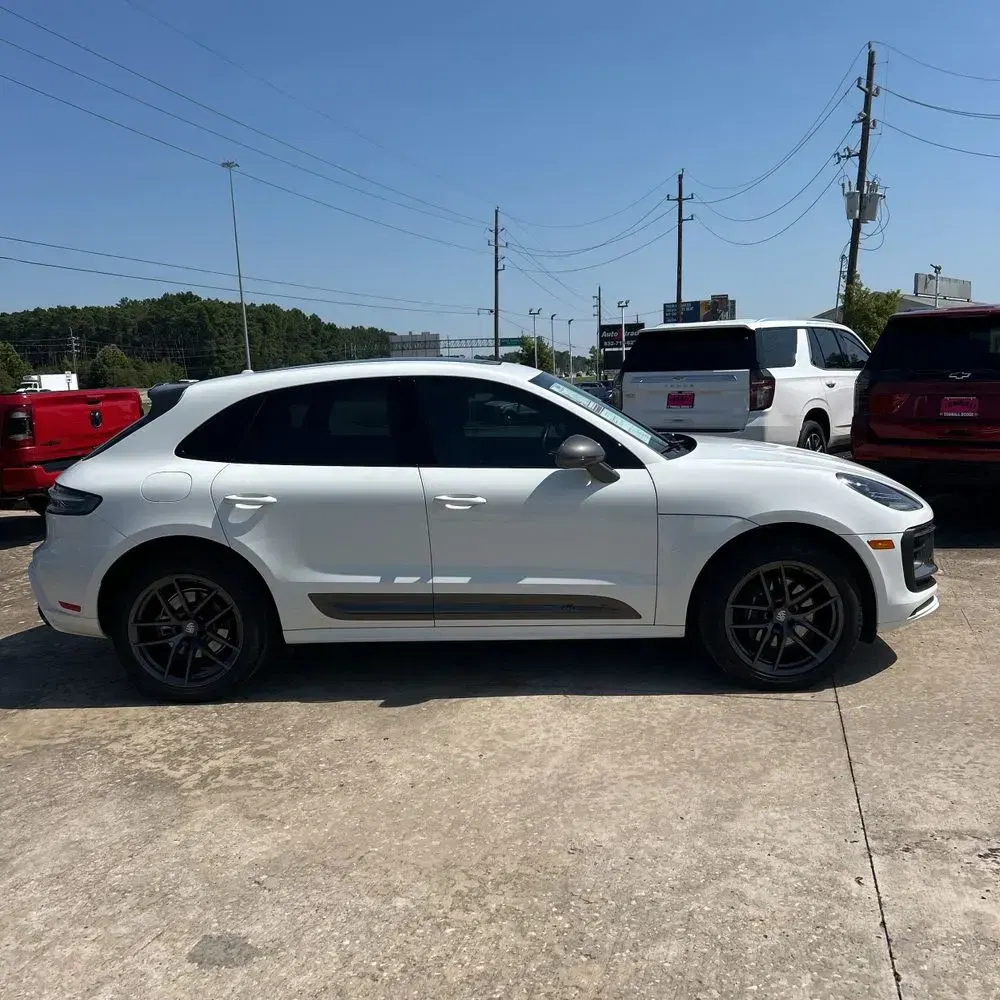 2024 Porsche Macan Base