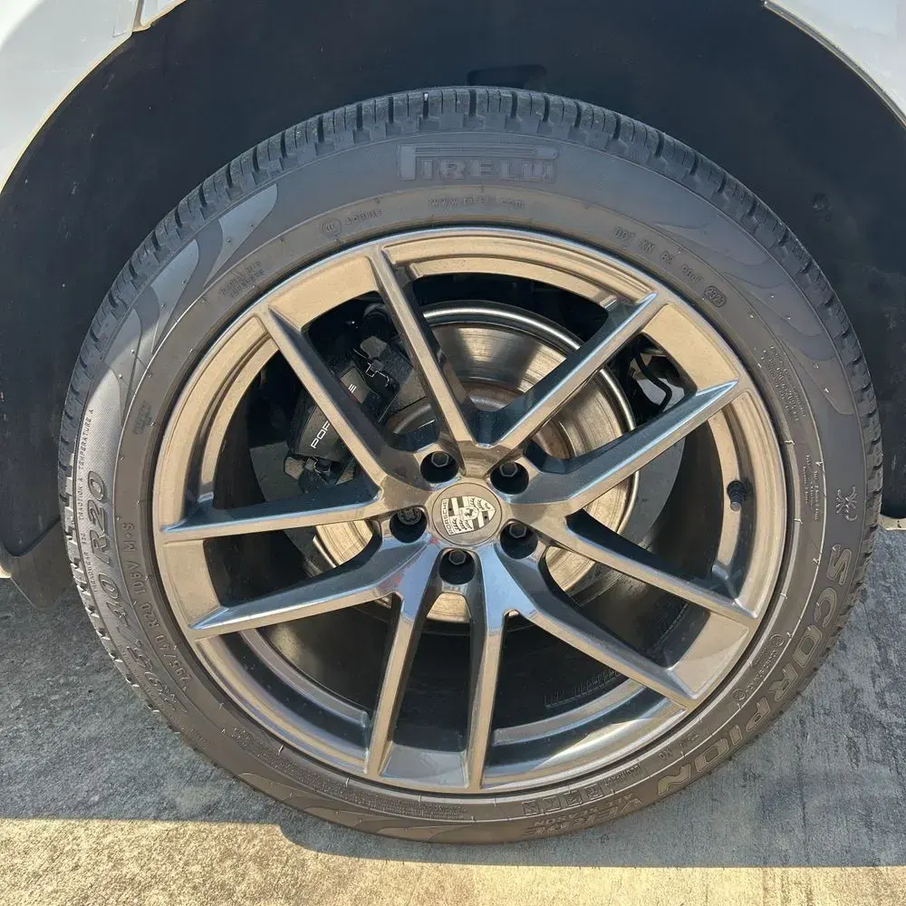 2024 Porsche Macan Base