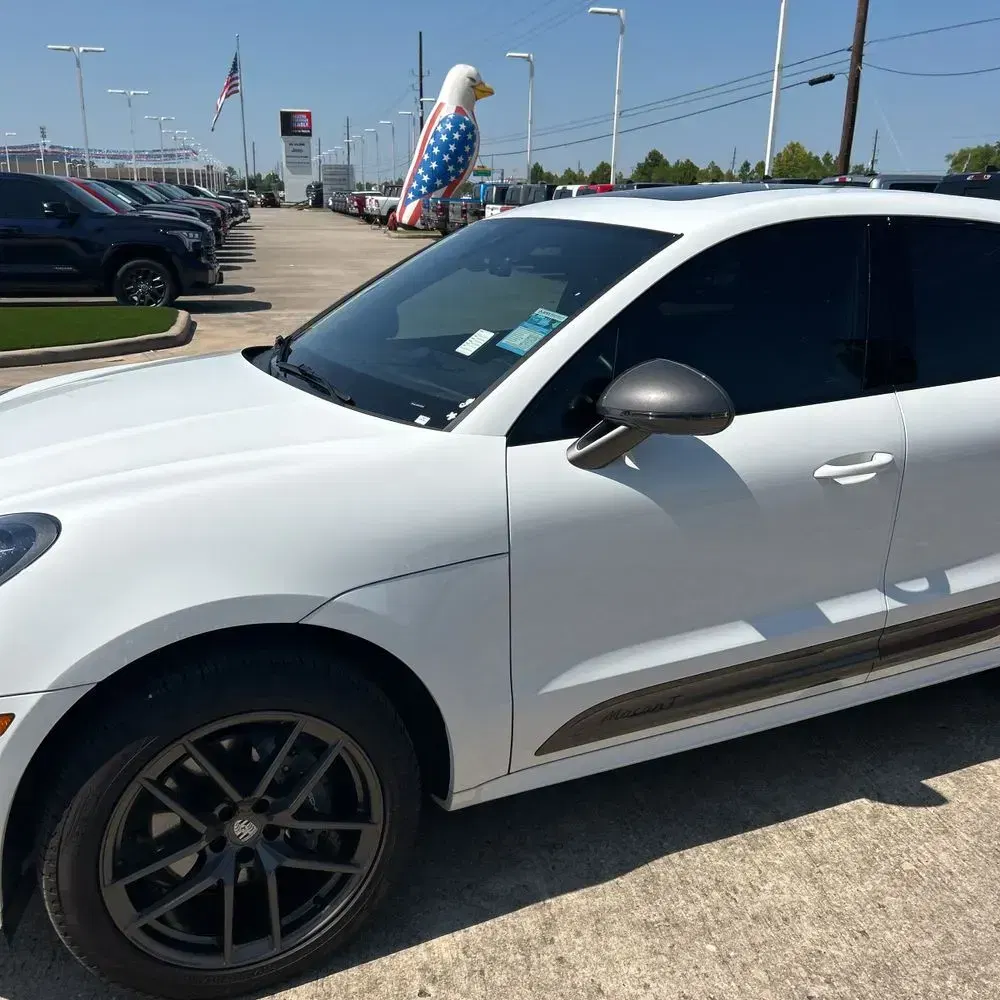 2024 Porsche Macan Base