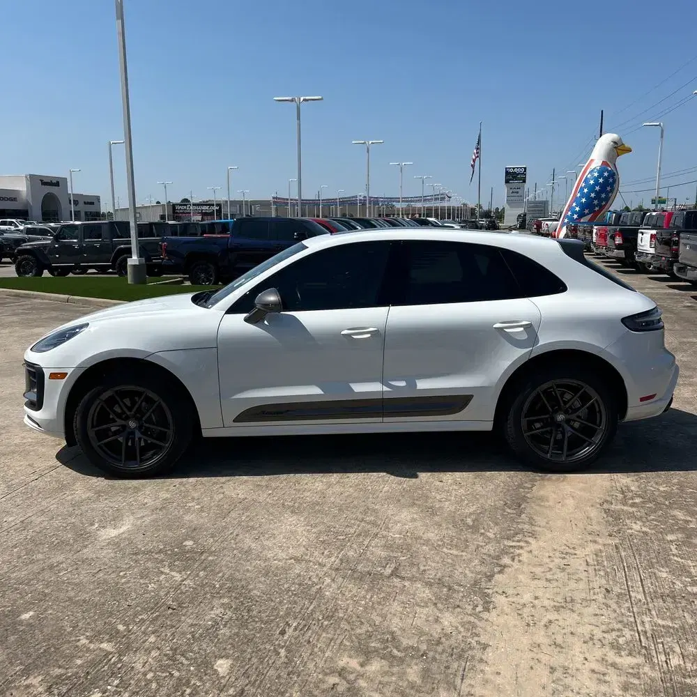 2024 Porsche Macan Base