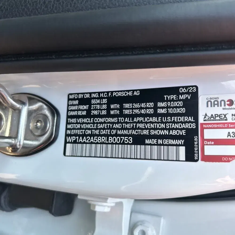 2024 Porsche Macan Base