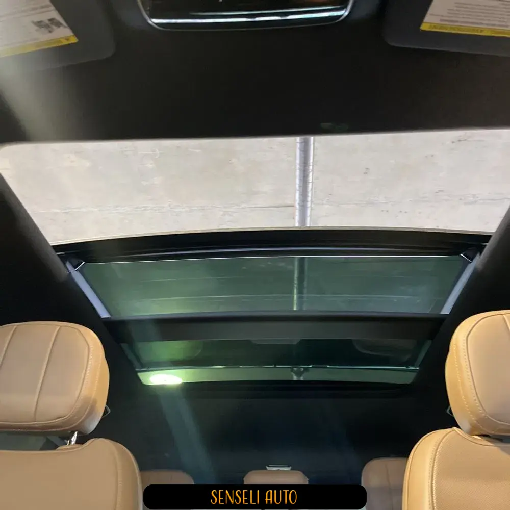 2023 Land Rover Range Rover P400 SE LWB