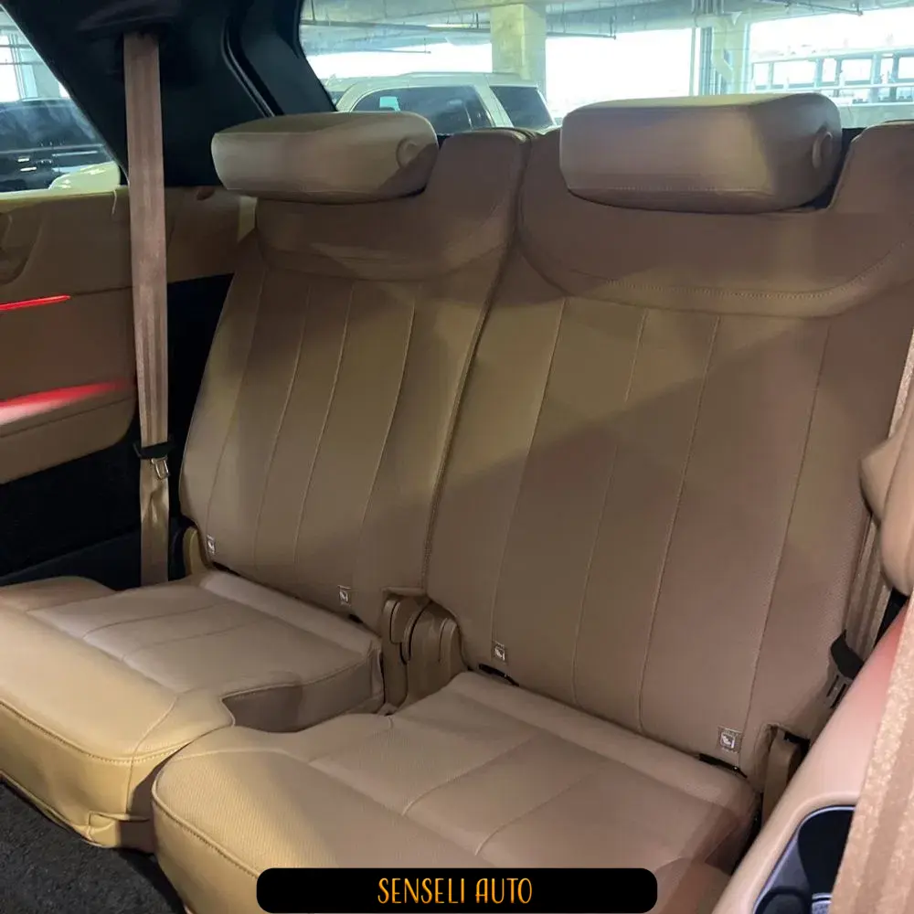 2023 Land Rover Range Rover P400 SE LWB