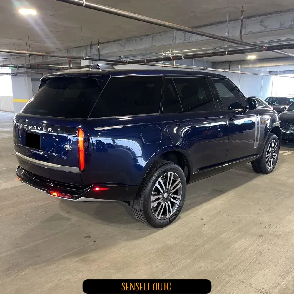 2023 Land Rover Range Rover P400 SE LWB
