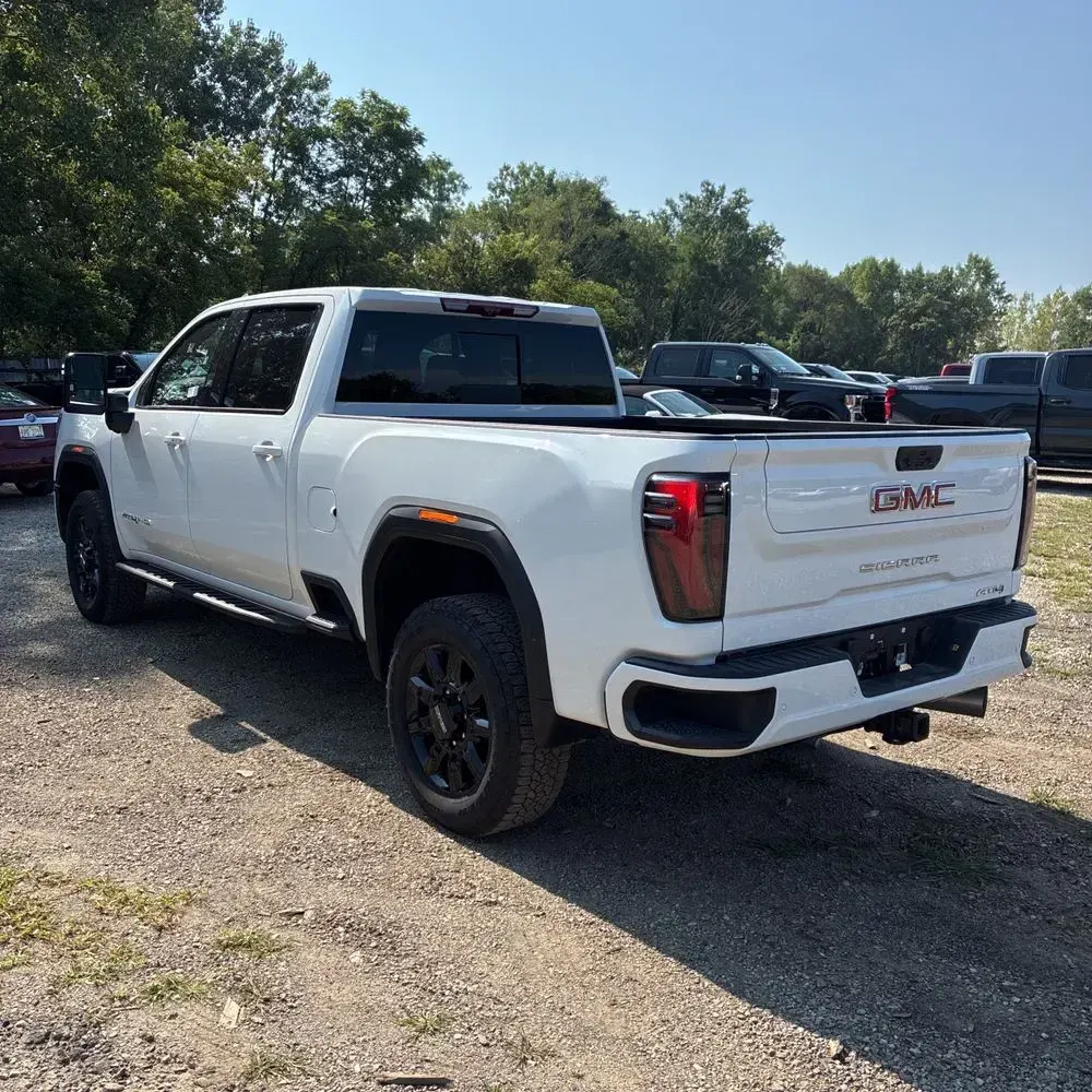 2025 GMC Sierra 2500 AT4