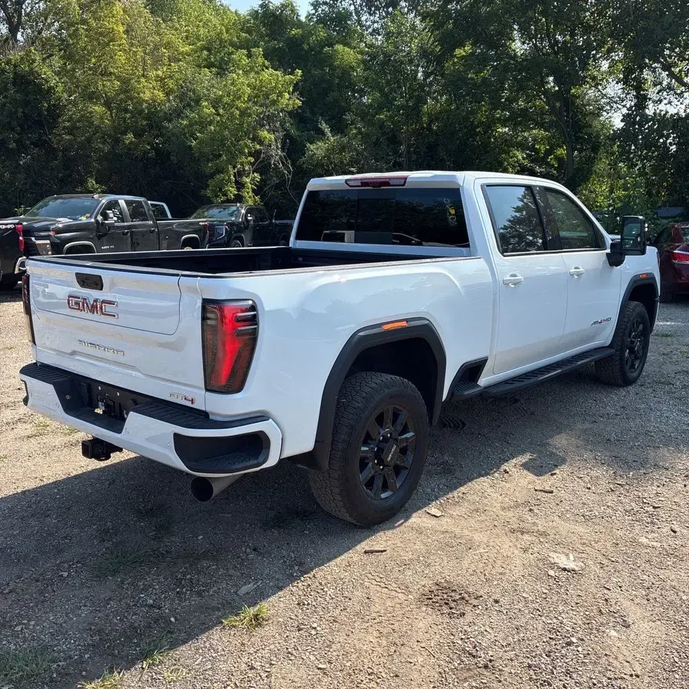 2025 GMC Sierra 2500 AT4