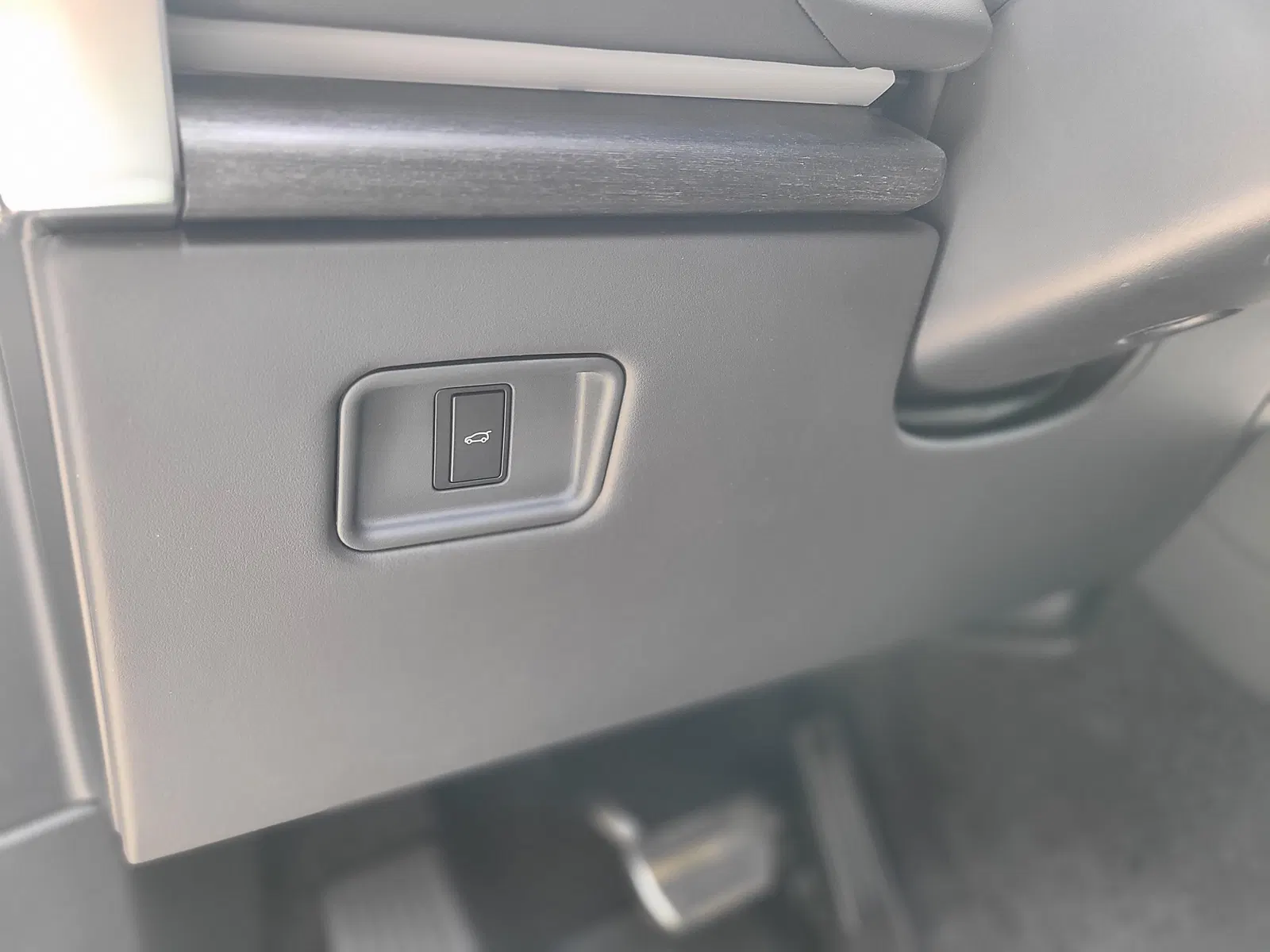 2023 Range Rover First Edition - ~100 Miles, Twin-Turbo V8, Batumi Gold, Highly Equipped