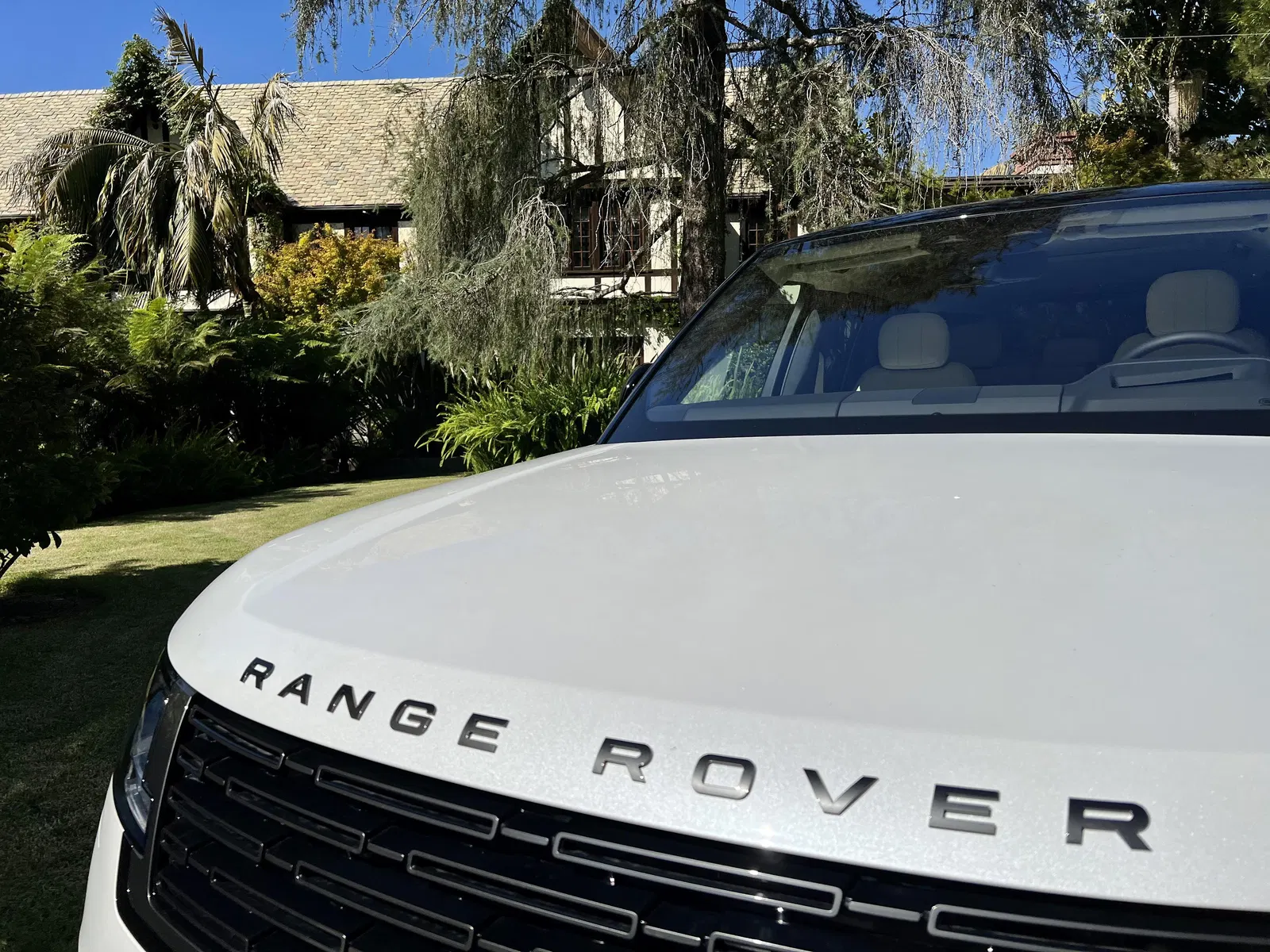 2023 Range Rover P530 SE - ~150 Miles, Twin-Turbo V8, AWD, Premium Interior Upgrade Package