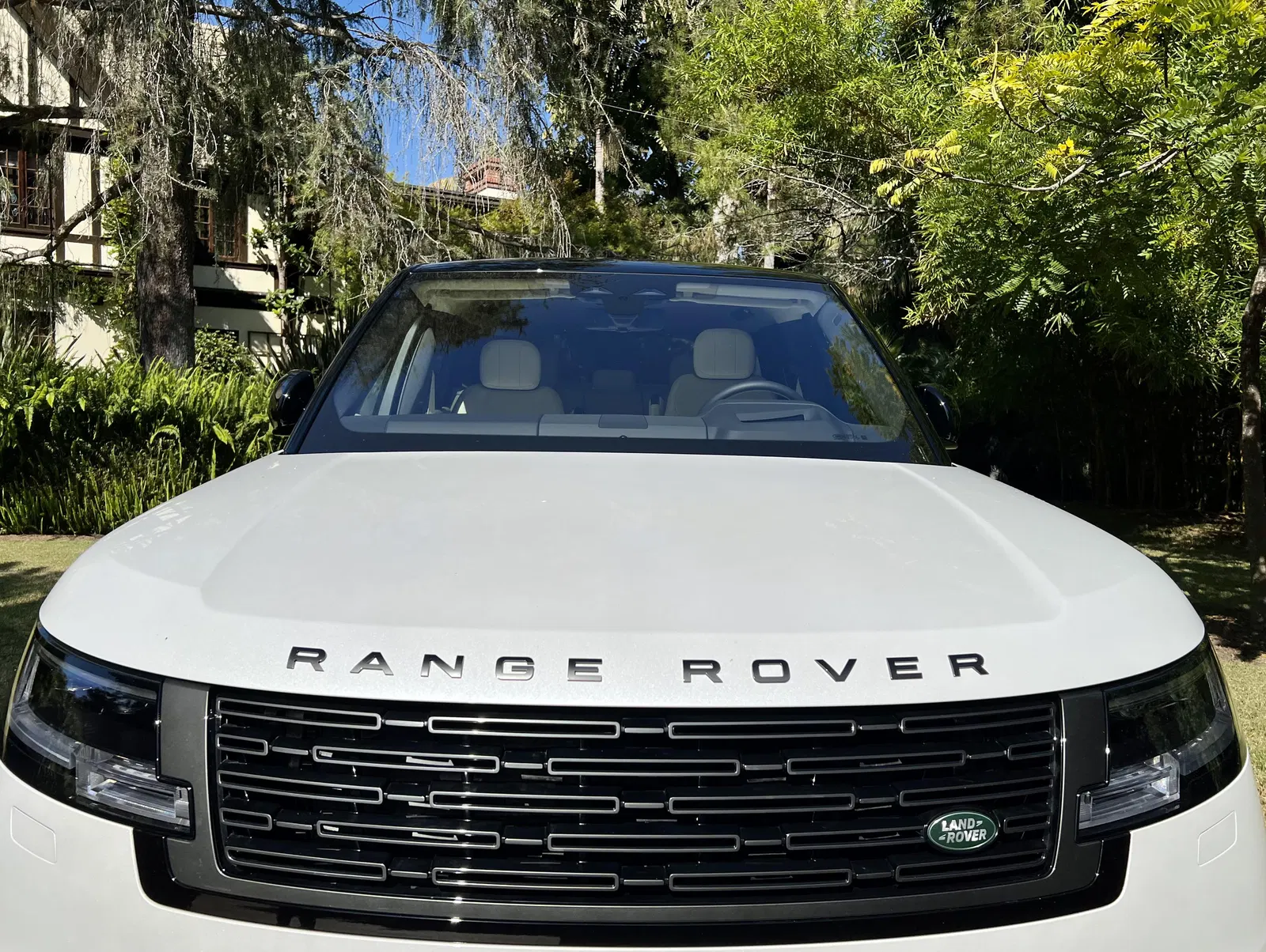 2023 Range Rover P530 SE - ~150 Miles, Twin-Turbo V8, AWD, Premium Interior Upgrade Package