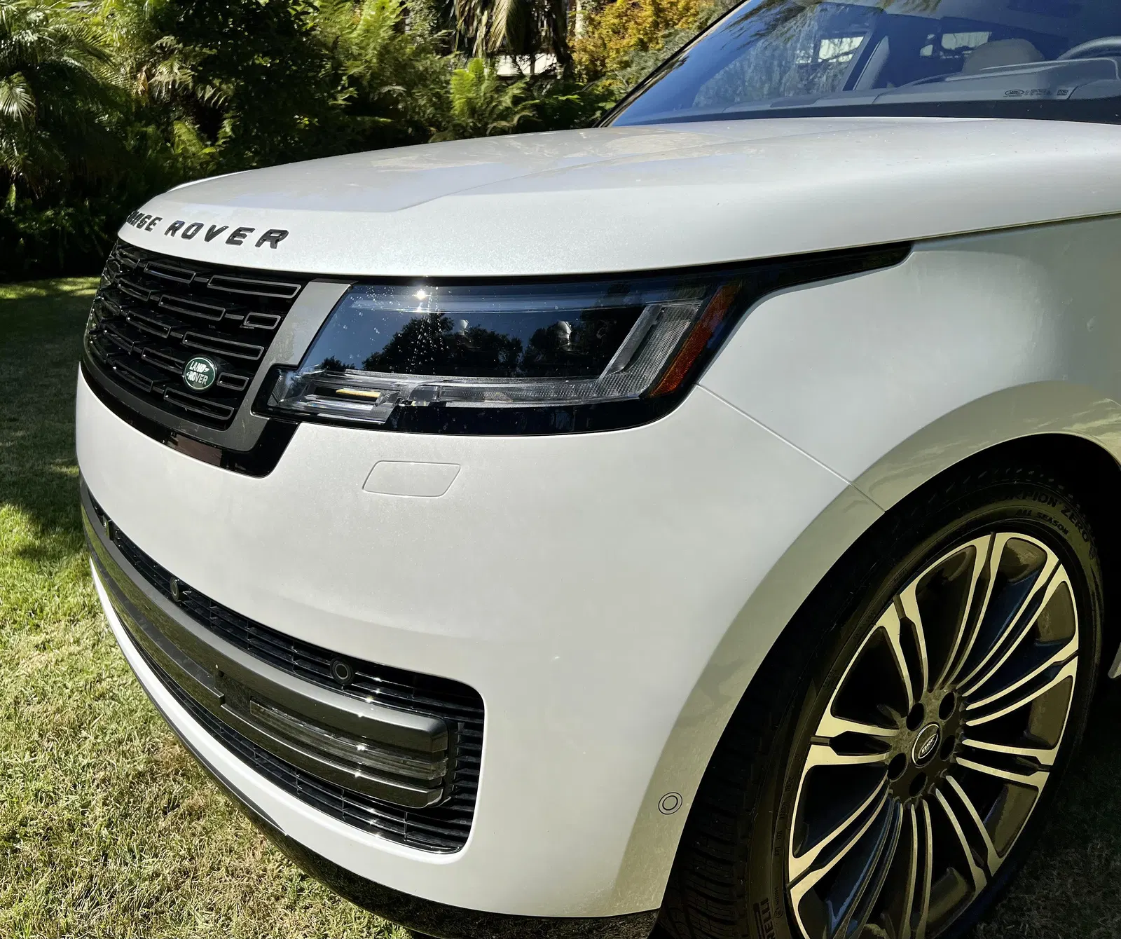 2023 Range Rover P530 SE - ~150 Miles, Twin-Turbo V8, AWD, Premium Interior Upgrade Package