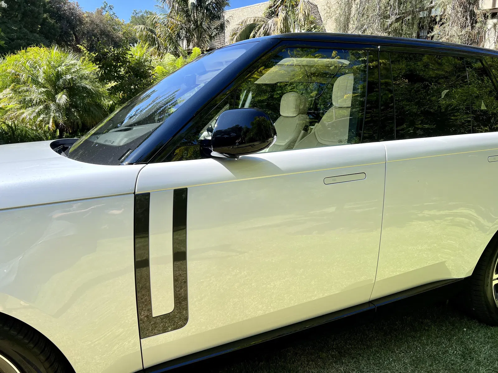 2023 Range Rover P530 SE - ~150 Miles, Twin-Turbo V8, AWD, Premium Interior Upgrade Package