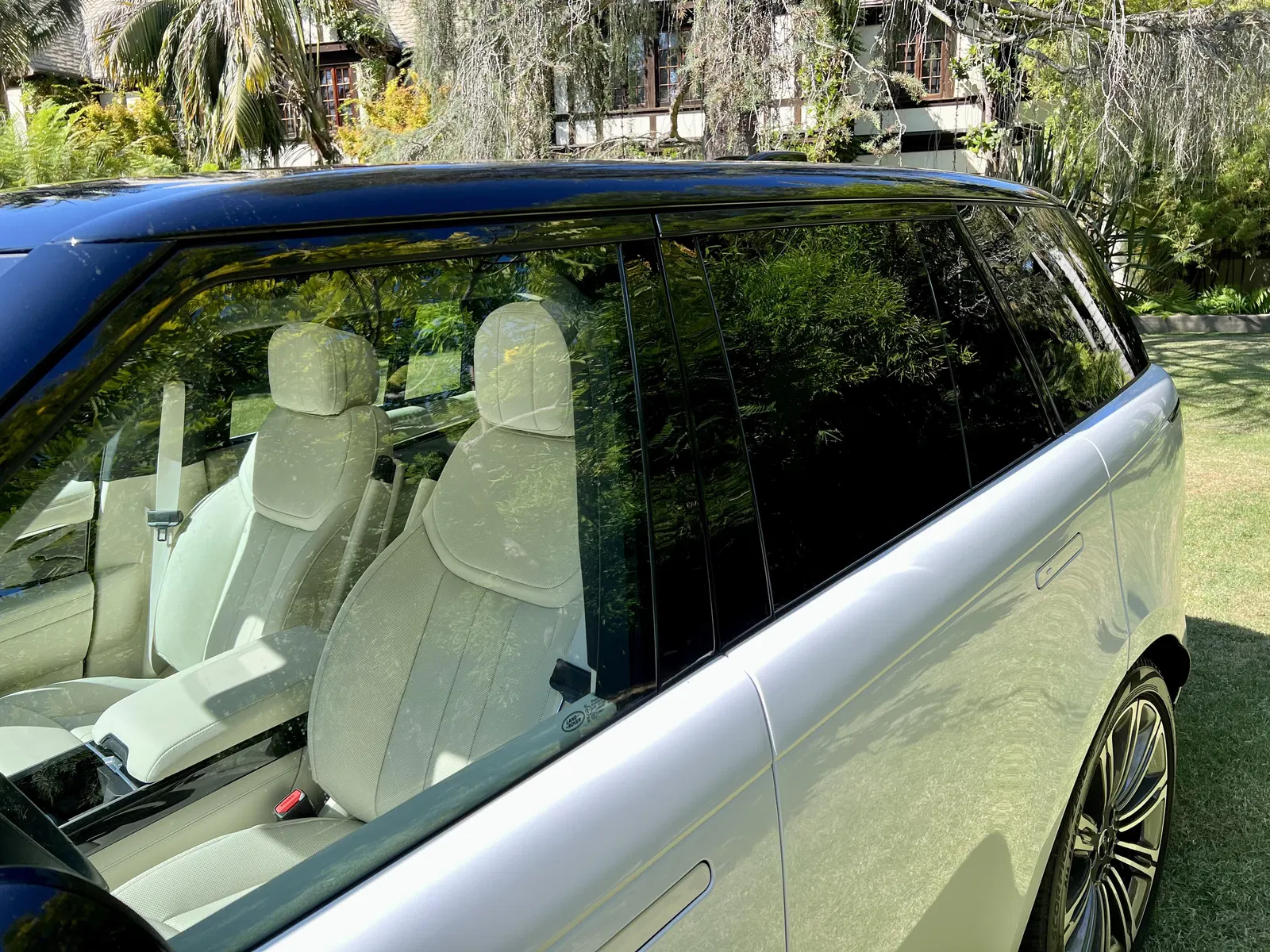 2023 Range Rover P530 SE - ~150 Miles, Twin-Turbo V8, AWD, Premium Interior Upgrade Package