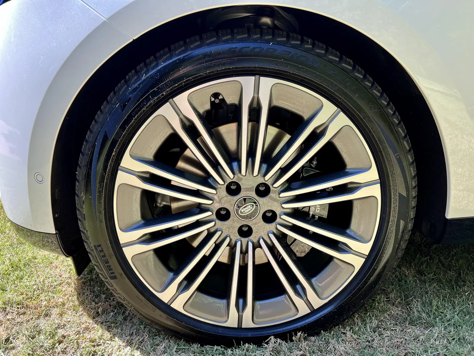 2023 Range Rover P530 SE - ~150 Miles, Twin-Turbo V8, AWD, Premium Interior Upgrade Package