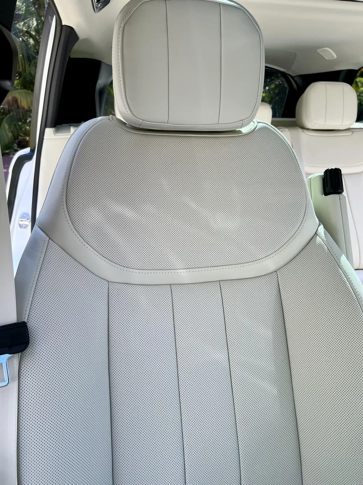 2023 Range Rover P530 SE - ~150 Miles, Twin-Turbo V8, AWD, Premium Interior Upgrade Package