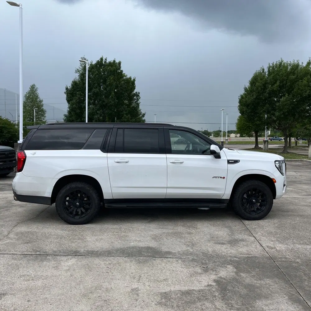 2022 GMC Yukon XL AT4