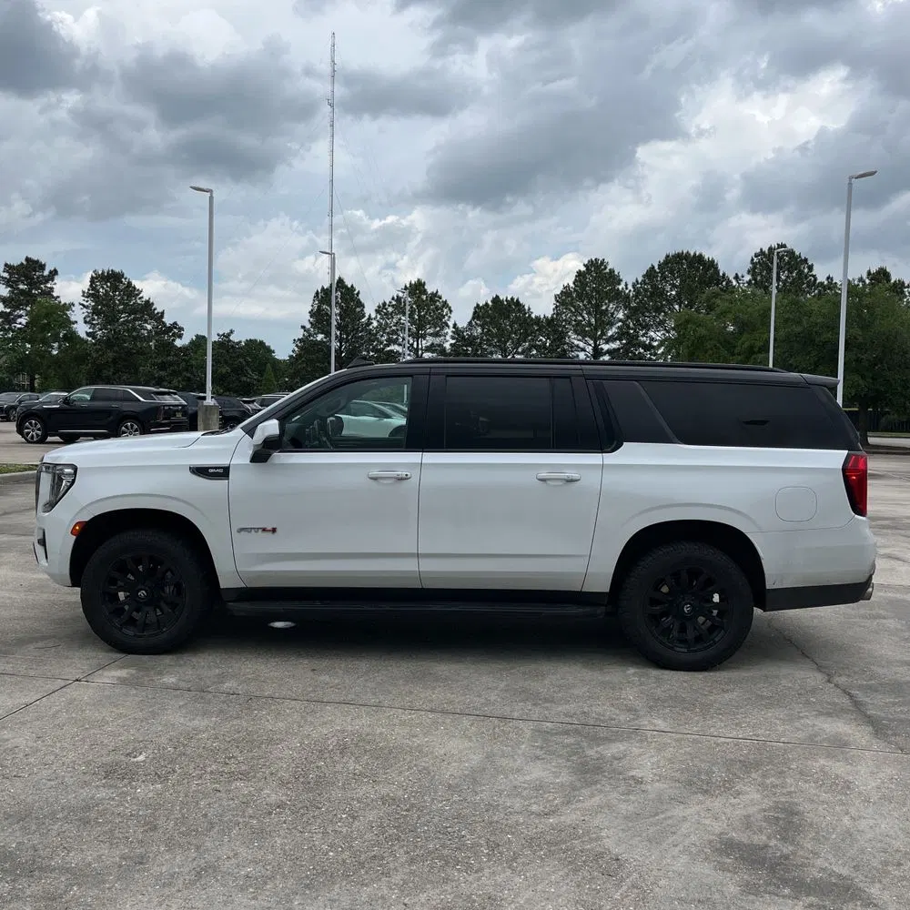 2022 GMC Yukon XL AT4