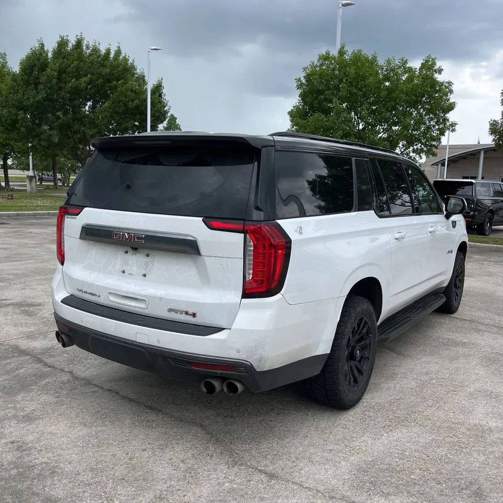 2022 GMC Yukon XL AT4