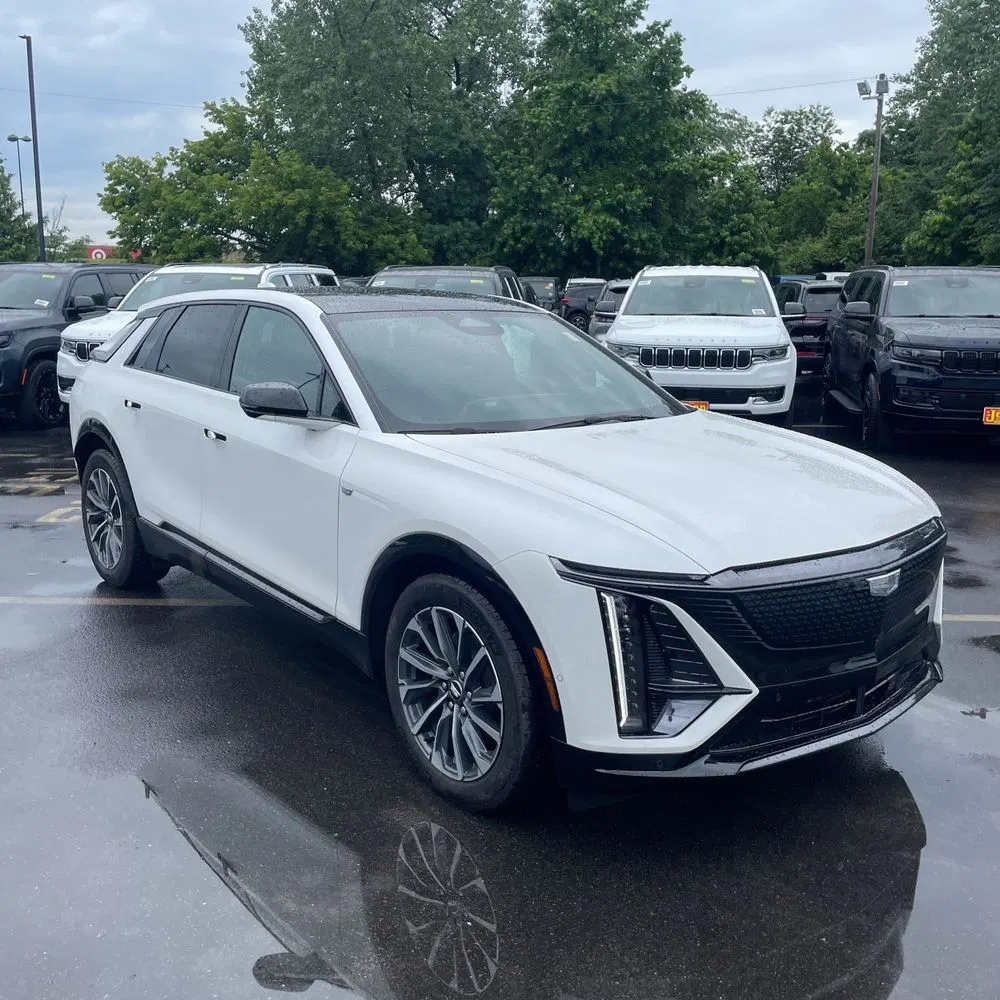 2025 Cadillac LYRIQ Sport 2