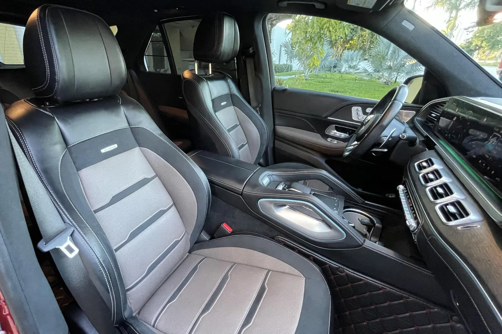 2021 Mercedes-AMG GLE 63 S - Twin-Turbo V8 Power, Highly Optioned, AWD, Designo Paint