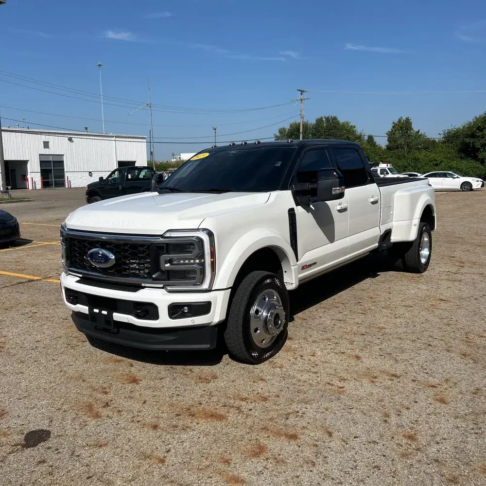 2025 Ford F-450 Super Duty Platinum
