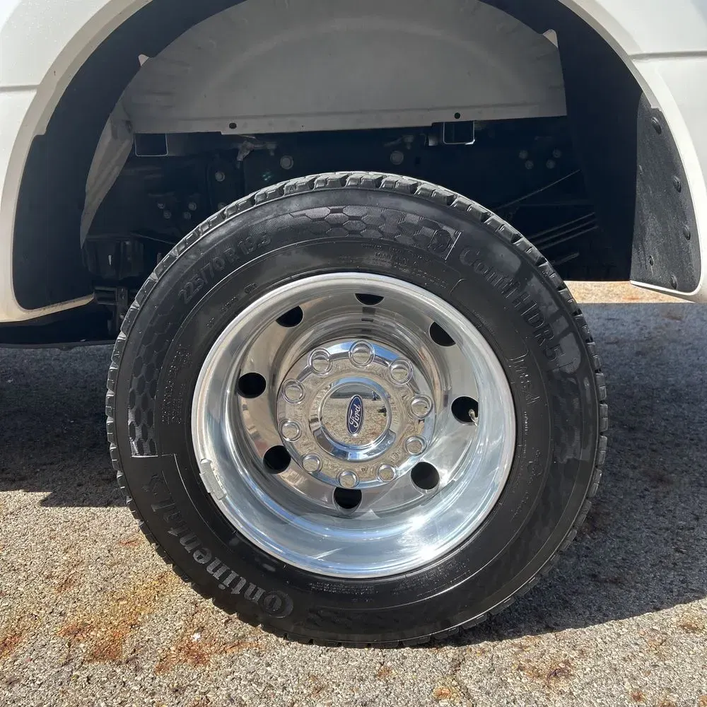 2025 Ford F-450 Super Duty Platinum