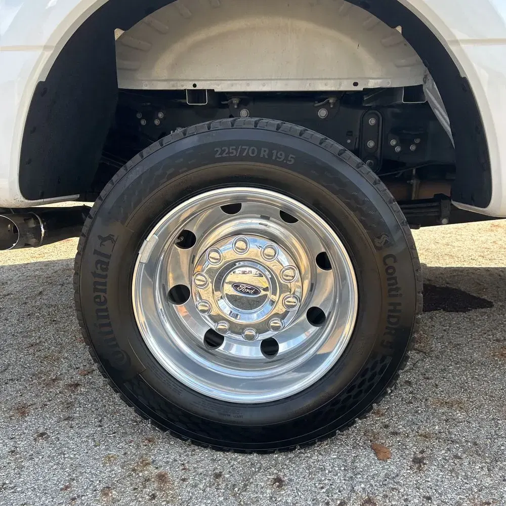 2025 Ford F-450 Super Duty Platinum