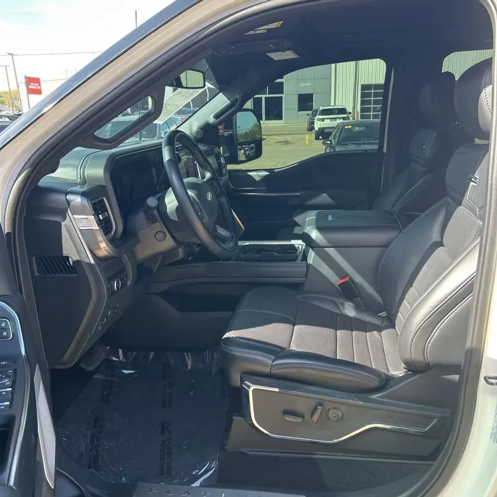 2025 Ford F-450 Super Duty Platinum
