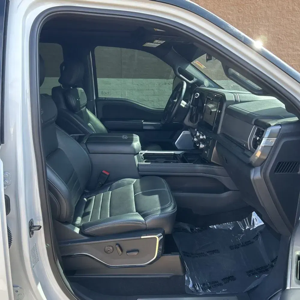 2025 Ford F-450 Super Duty Platinum