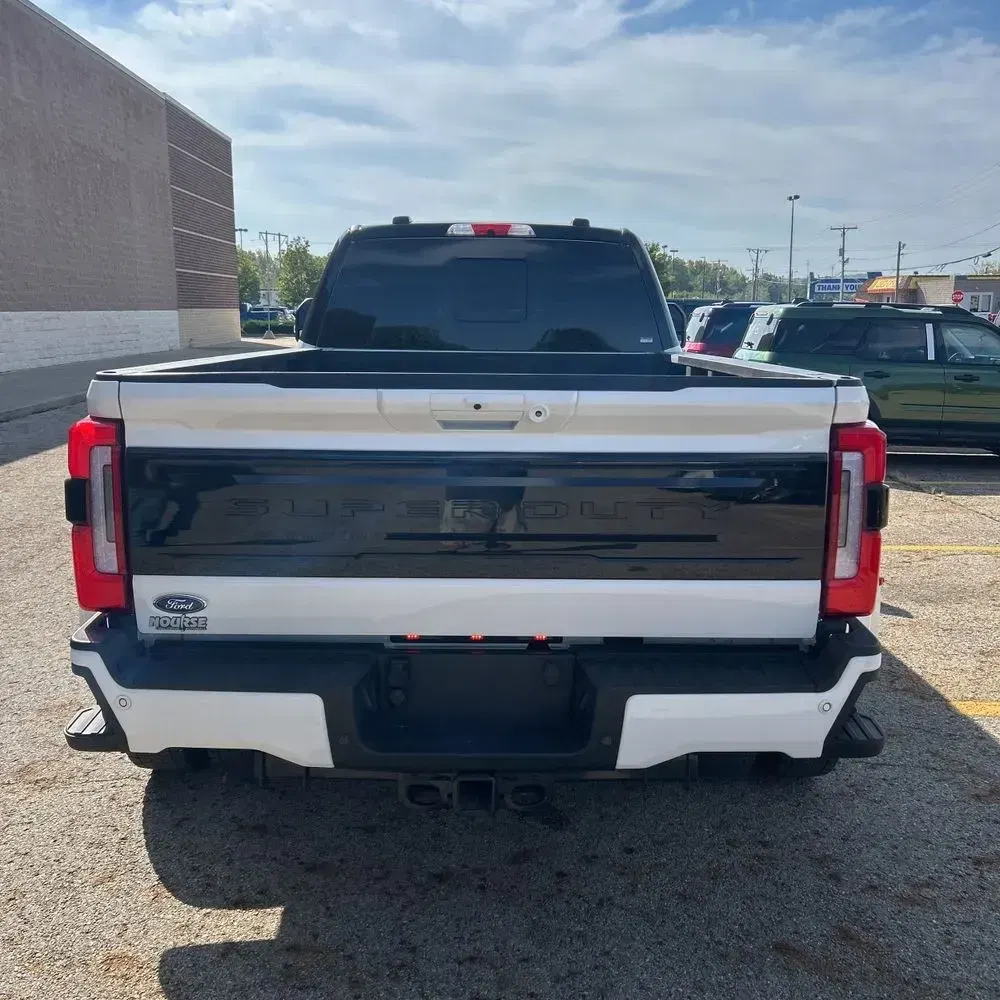 2025 Ford F-450 Super Duty Platinum