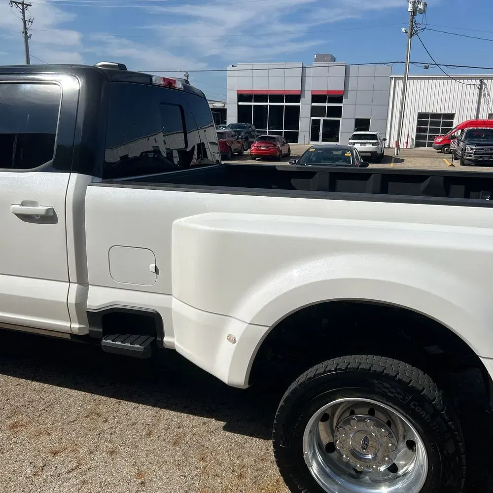 2025 Ford F-450 Super Duty Platinum
