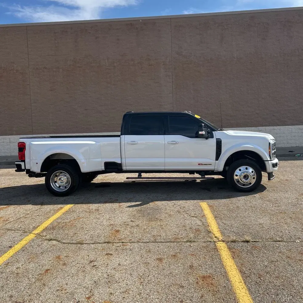 2025 Ford F-450 Super Duty Platinum