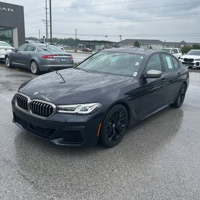 2023 BMW 5-Series M550xi