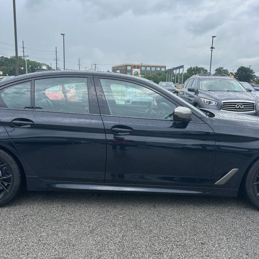 2023 BMW 5-Series M550xi