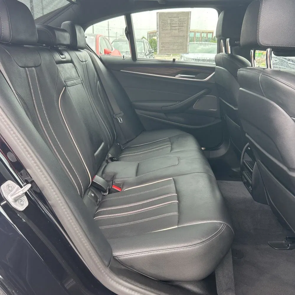 2023 BMW 5-Series M550xi