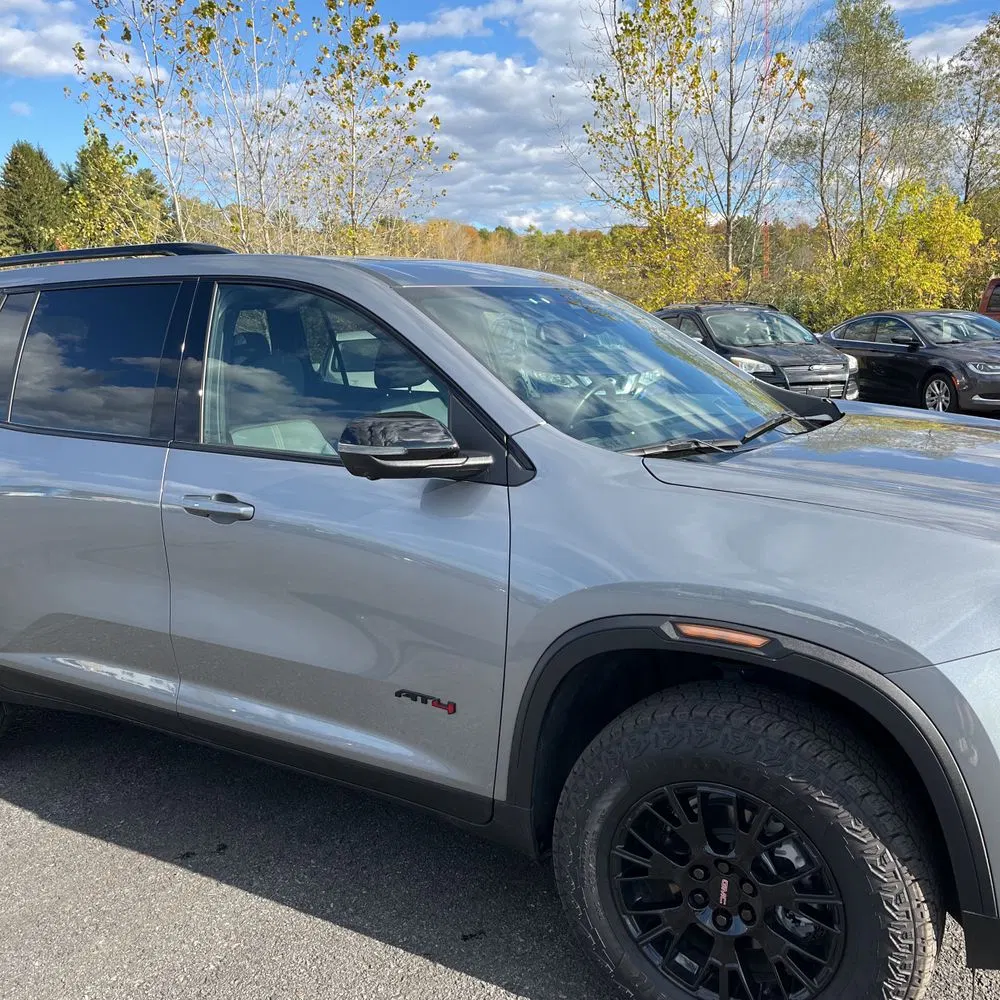 2025 GMC Acadia AT4