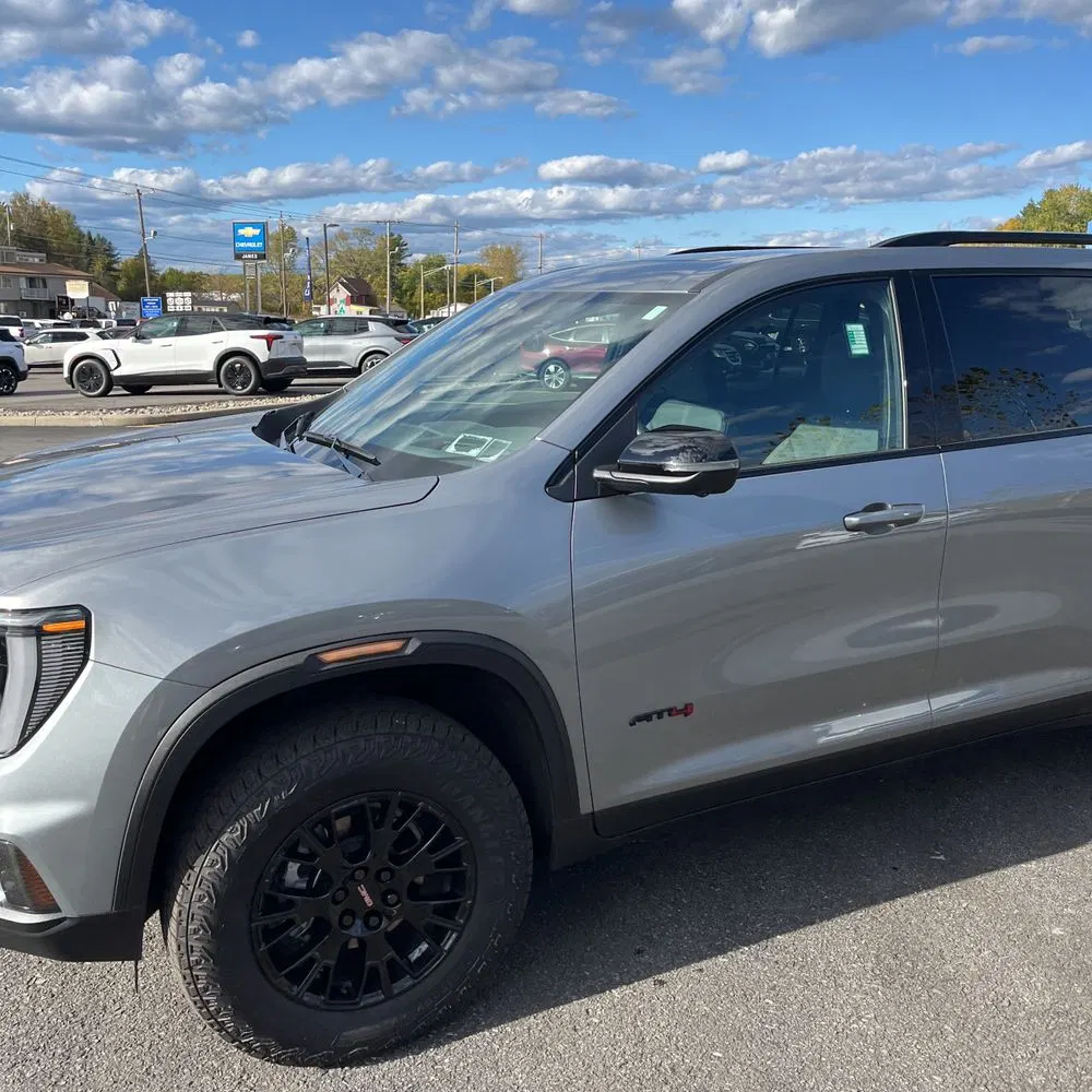 2025 GMC Acadia AT4