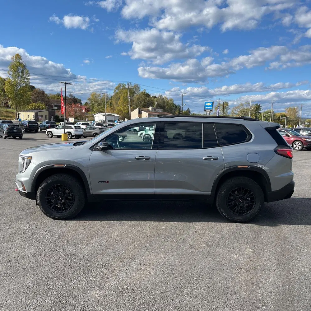 2025 GMC Acadia AT4