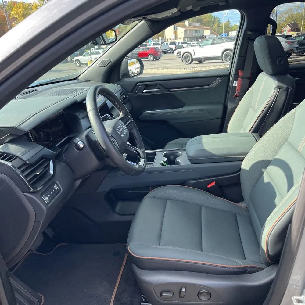 2025 GMC Acadia AT4