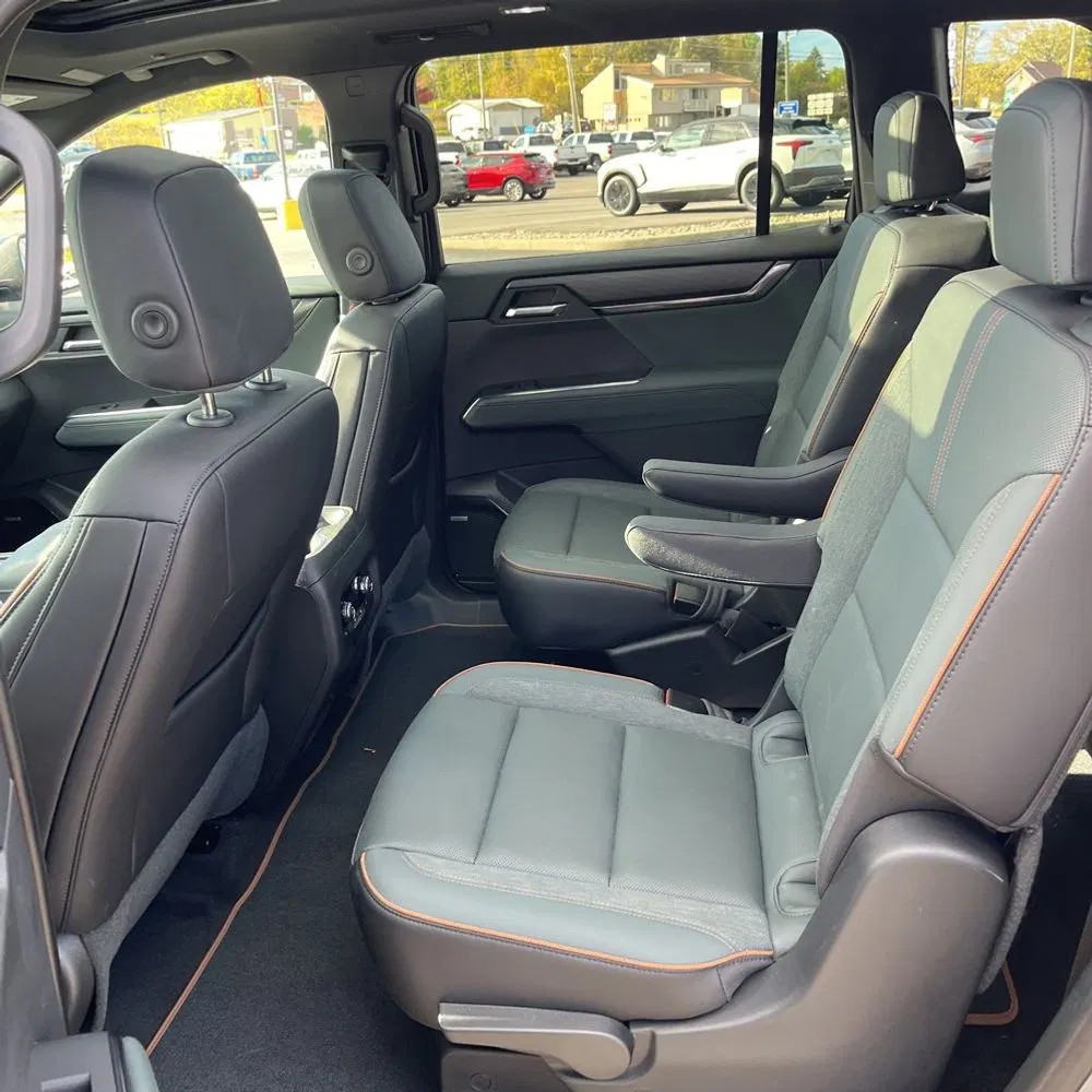 2025 GMC Acadia AT4