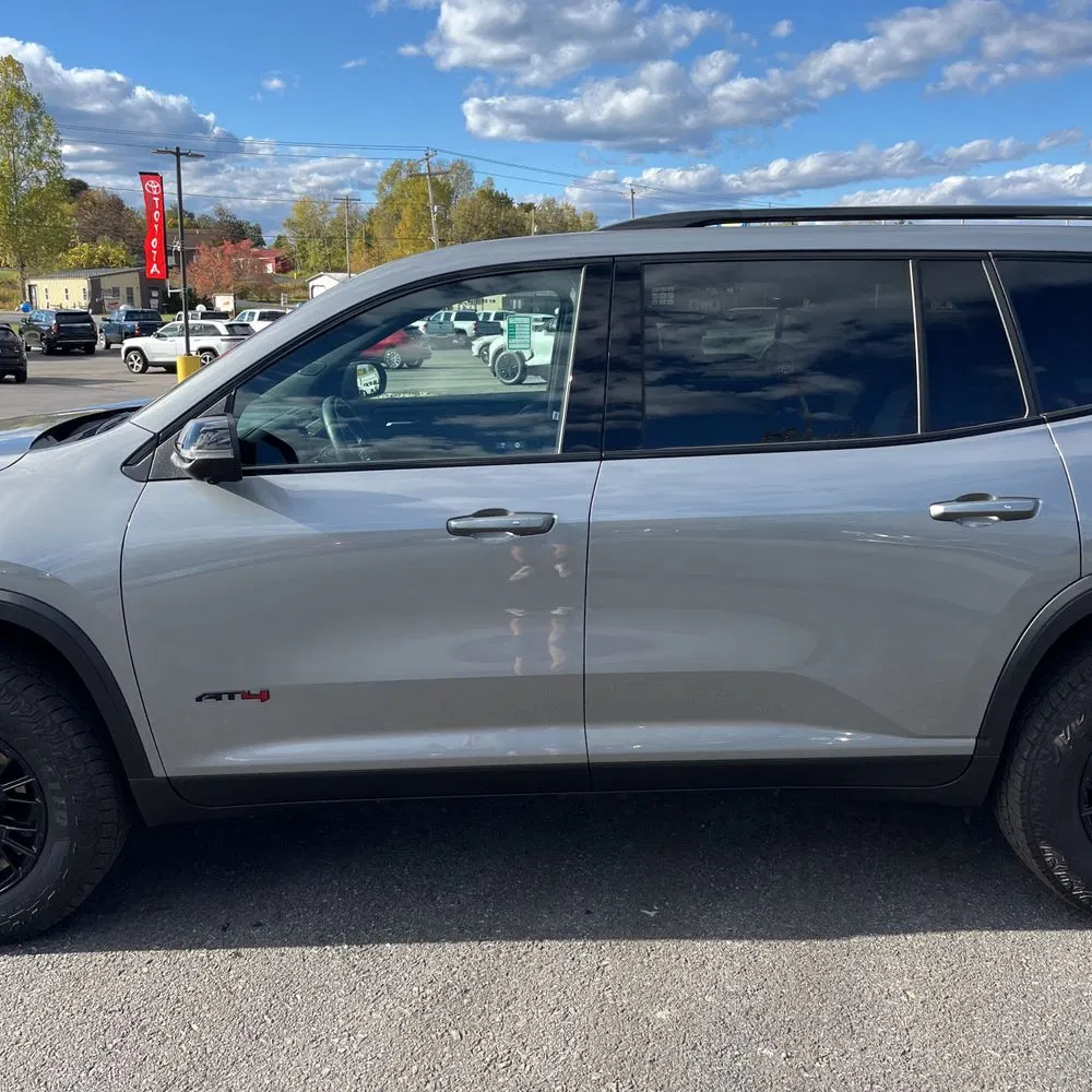 2025 GMC Acadia AT4