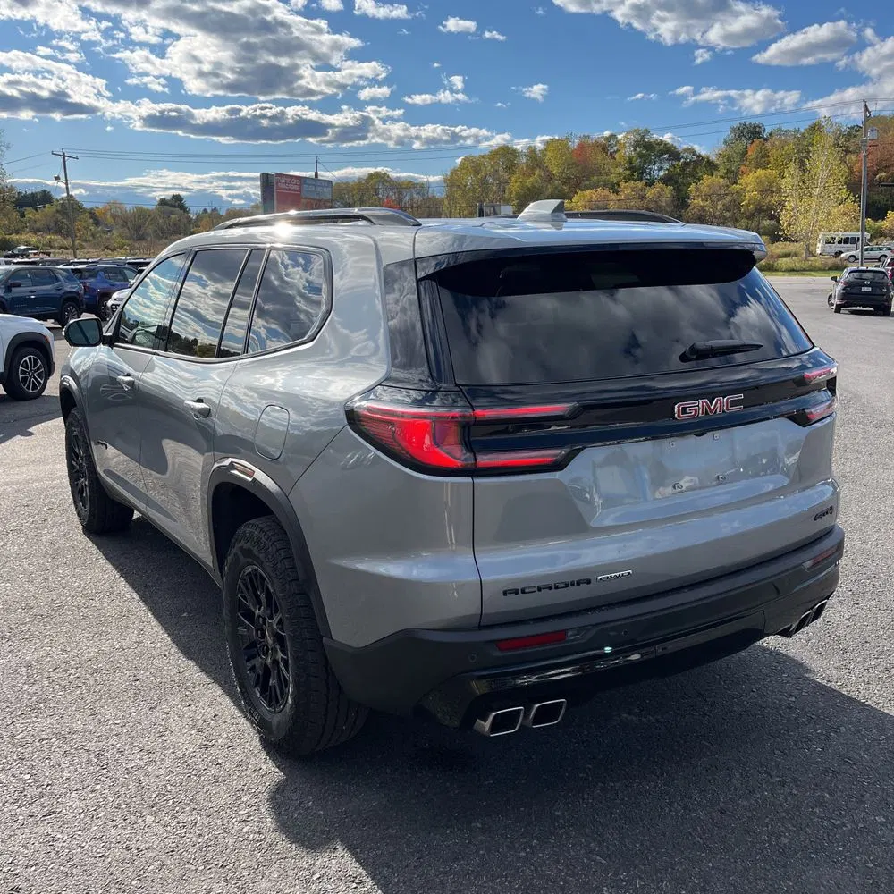 2025 GMC Acadia AT4