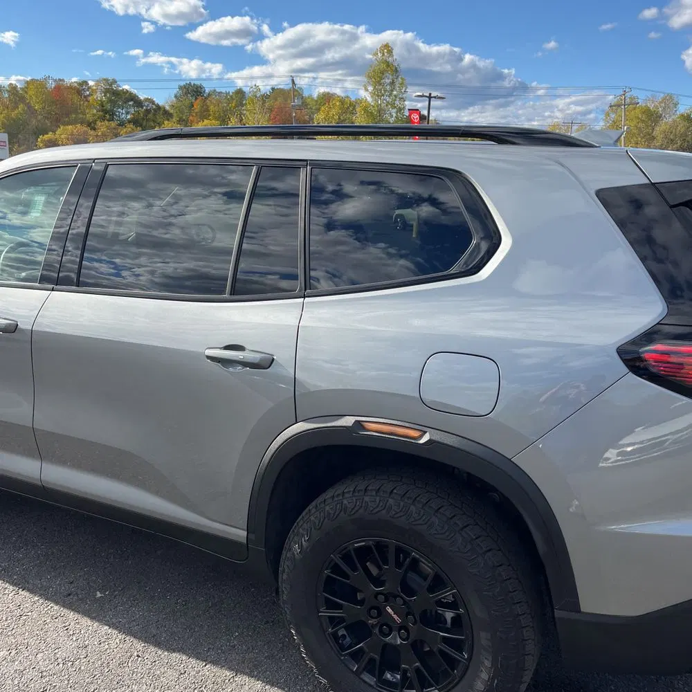 2025 GMC Acadia AT4