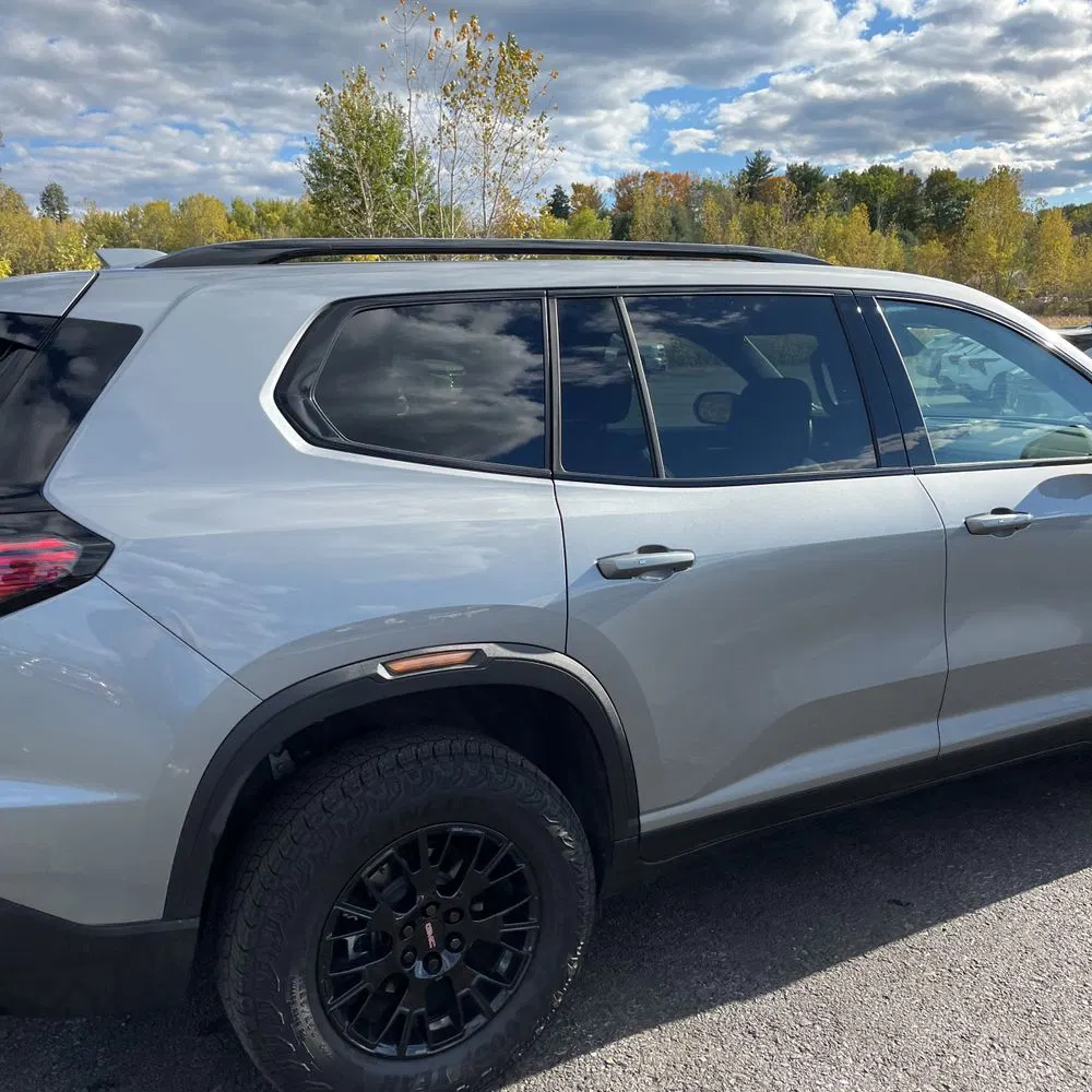 2025 GMC Acadia AT4