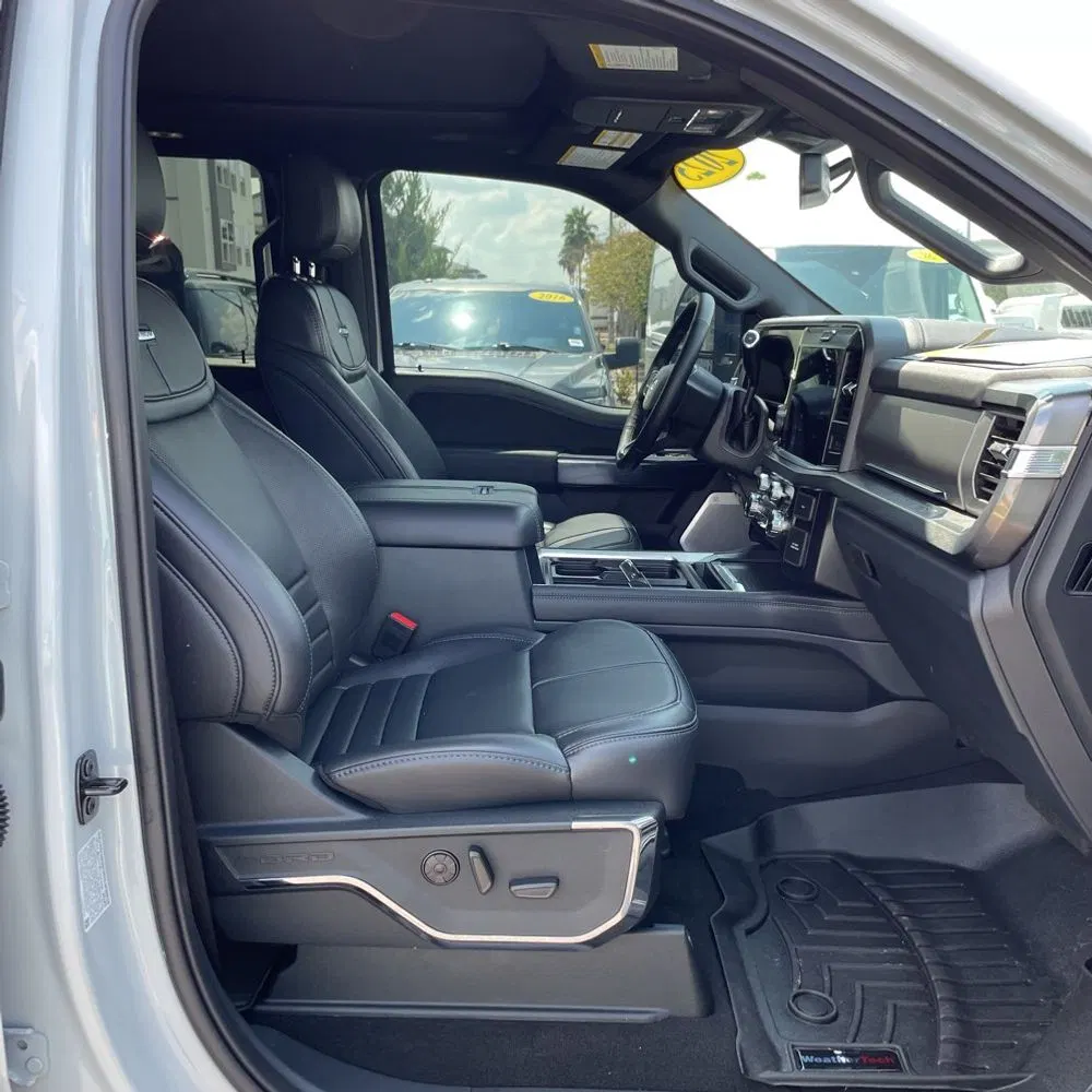 2025 Ford F-250 Super Duty Platinum